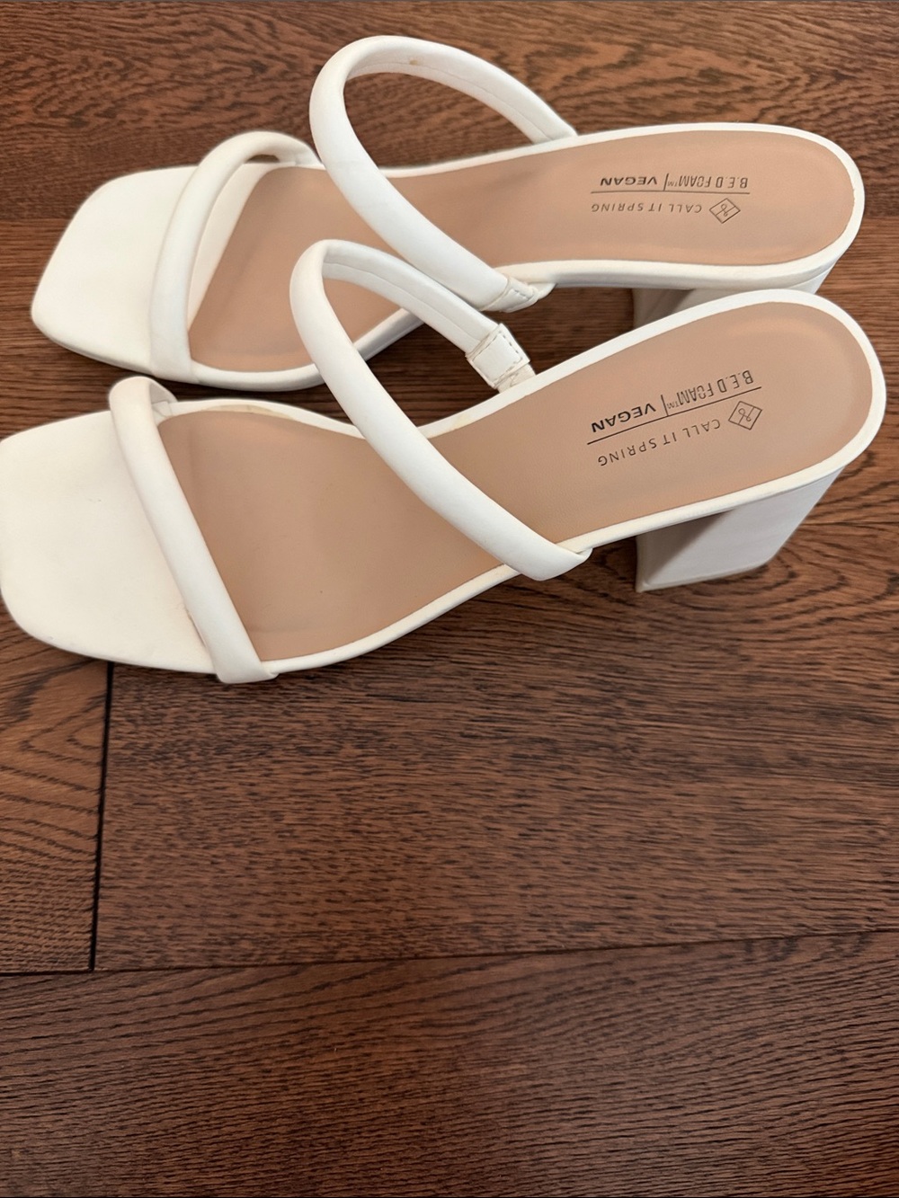 Call it Spring white sandals - Picture 2 of 4